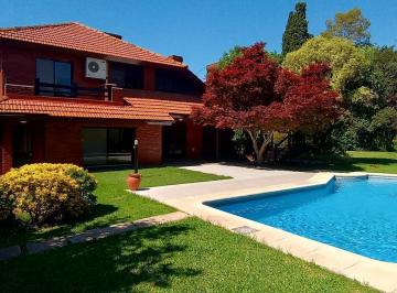 Casa · 214m² · 6 Ambientes · 2 Cocheras · Venta de Casa Mapuche C. Club - Pilar