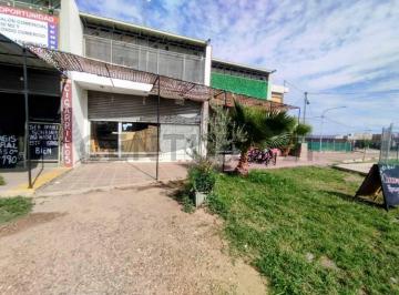 Local comercial · 154m² · 3 Ambientes · 3 Cocheras · Se Vende Conjunto de Locales Comerciales. Maipú