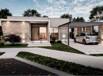 Casa · 117m² · 4 Ambientes · 1 Cochera · Venta de Casa en Barrio Privado Las Cortaderas 3