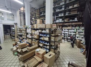 Depósito · 300m² · Depósito en Venta en Lanús Oeste, Lanús, G. B. a. Zona Sur
