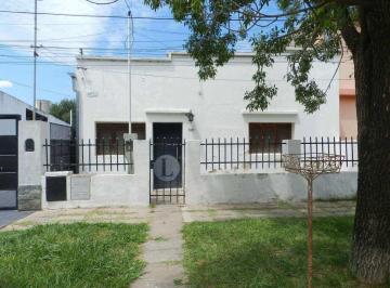 Casa de 3 ambientes, Santo Tomé · Casa en Alquiler de 2 Dorm.!