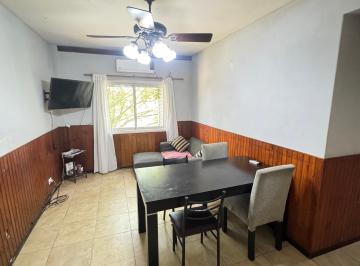 Departamento de 4 ambientes, Quilmes · Cómodo Departamento de 4 Ambientes en Bernal