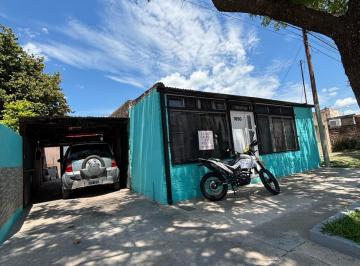 Casa · 310m² · 3 Dormitorios · 6 Cocheras · Casa - Barrio Italia