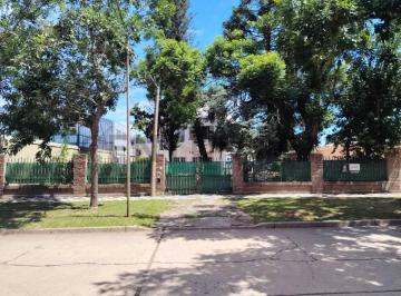 Casa · 271m² · 10 Ambientes · 2 Cocheras · Venta de Casa con Mirador Al Puente y Al Rio