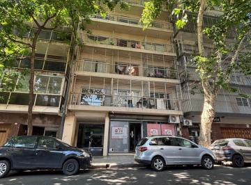 Oficina comercial de 2 ambientes, Flores · Oportunidad! Excelente Oficina a m de Zona Comercial de Flores! Recién Renovada!