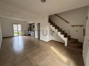 Casa · 65m² · 3 Ambientes · 1 Cochera · Dúplex en Venta en Los Hornos