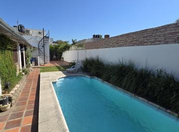 Casa · 155m² · 5 Ambientes · 2 Cocheras · Casa en Venta en La Florida - 3 Dorm. - Pileta
