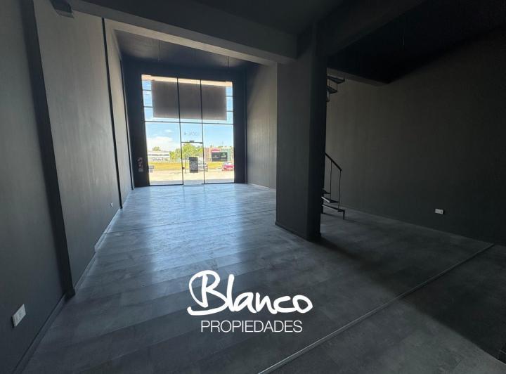 Local comercial · 145m²