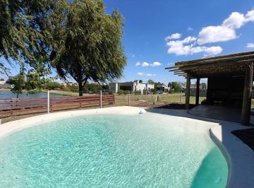 Casa · 170m² · 5 Ambientes · 2 Cocheras · Casa con Pileta en Venta Pilar del Este Santa Emilia
