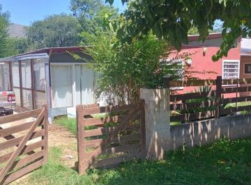 Casa · 134m² · 8 Ambientes · 1 Cochera · Casa con Pileta a 2 Cuadras del Río – Cosquín