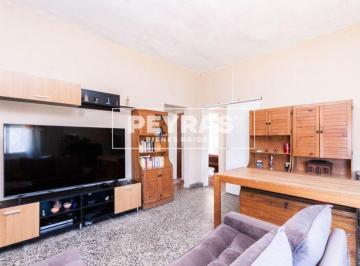 Casa de 3 ambientes, Lanús · Casa en Lote Propio con Cochera y Terraza