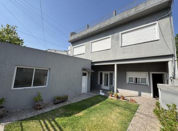 PH · 90m² · 4 Ambientes · 1 Cochera · PH con Entrada Independiente en Palomar
