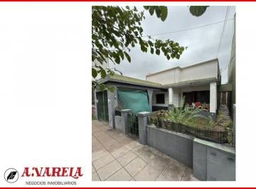 Casa de 3 ambientes, Lanús · Casa en Block en Venta