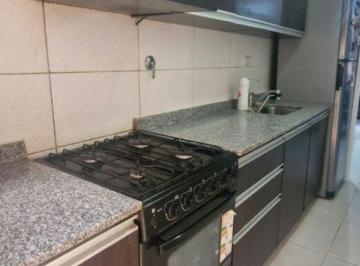 OMP-OMP-4993_2 · Venta de Departamento con Patio y Garage de 3 Ambientes en Caseros