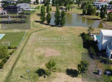 Terreno · 1100m² · Terreno en Venta Lote Central con Fondo a La Laguna Terravista