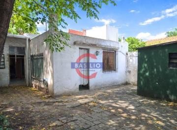Casa · 98m² · 3 Ambientes · 1 Cochera · Venta Terreno o Casa a Reciclar Plano Aprobado Para Planta Alta Olivos