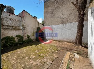 Casa · 98m² · 3 Ambientes · 1 Cochera · Venta Terreno o Casa a Reciclar Plano Aprobado Para Planta Alta Olivos