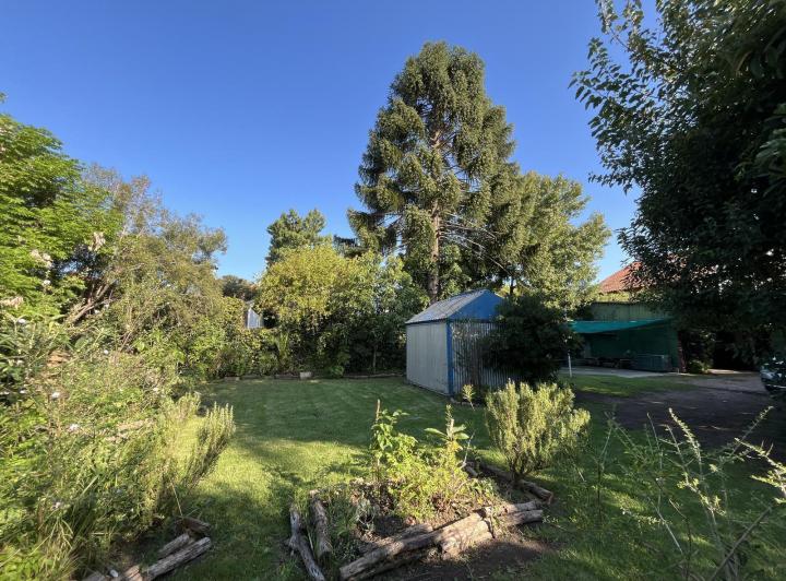 Terreno · 216m² · 7 Ambientes · 5 Cocheras