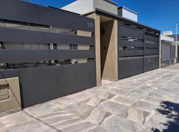 Casa · 184m² · 4 Ambientes · 2 Cocheras · Venta de Casa - Tres Dorm. - Barrio La Alameda