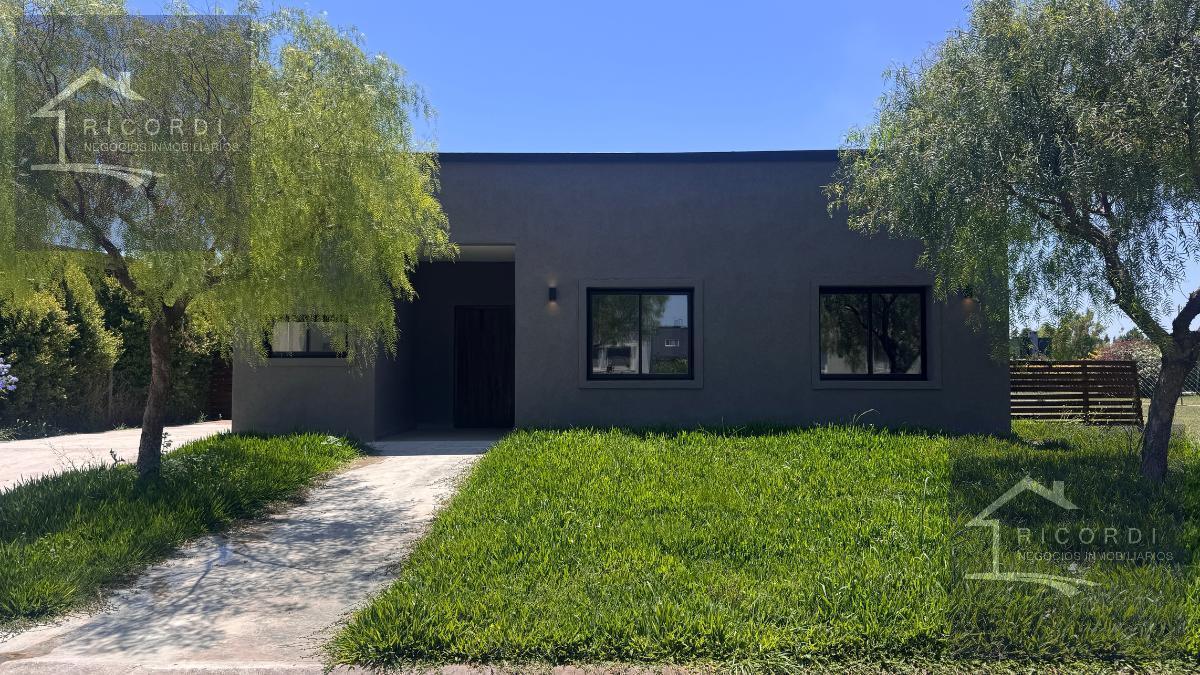 Barrio Privado San Ramiro, Pilar del Este. al 1000