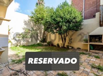 PH · 143m² · 4 Ambientes · 1 Cochera · Venta PH 4 Ambientes en Villa Devoto con Jardín, Cochera y Terraza