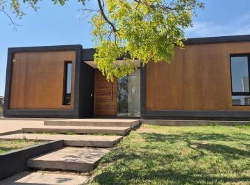 Casa · 180m² · 4 Ambientes · 1 Cochera · Casa en Venta en El Cantón, Escobar, G. B. a. Zona Norte