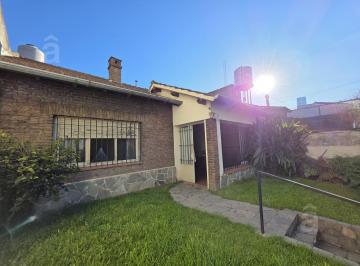 Casa · 172m² · 3 Ambientes · Casa en Venta en Villa Ballester - Tres Ambientes - 1 Departamento Fondo - Lote 9 m X 35 m