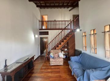 Casa · 113m² · 3 Ambientes · 2 Cocheras · Venta! Casa Tipo Duplex de 3 Amb C/ Cochera - Barrio Guemes