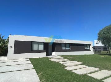 Casa · 172m² · 4 Ambientes · 2 Cocheras · Casa en Venta en San Sebastian - Area 8, San Sebastian, Escobar