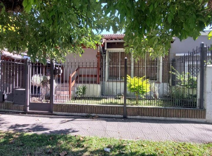 Casa · 150m² · 3 Ambientes · 2 Cocheras