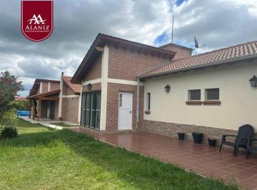 Casa de 7 ambientes, Villa Merlo · Tres Viviendas Unifamiliares en Venta, Merlo, San Luis.