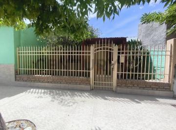 Casa · 96m² · 6 Ambientes · 1 Cochera · Casa en Venta General Roca