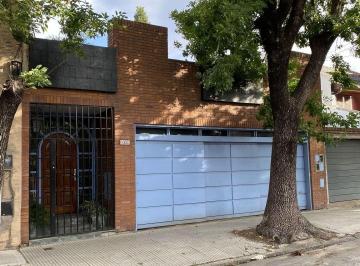 ANI-ANI-72_2 · Casa 6 Ambientes en Lugano con Jardín, Piscina, Quincho y Garaje Para 3 Autos