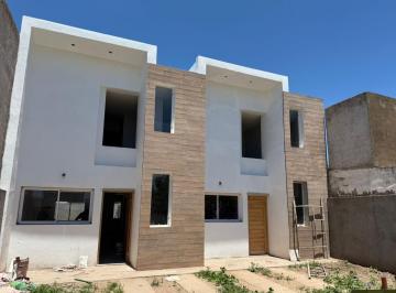 Casa · 125m² · 3 Ambientes · Casa en Valle Cercano