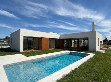 Casa · 625m² · 4 Ambientes · Casa - Arenas Chico