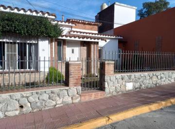 Casa · 80m² · 4 Ambientes · Vendo a 3 Cuadras de Av Eden Casa Amueblada 2 Dorm con Pileta y Quincho/dpto