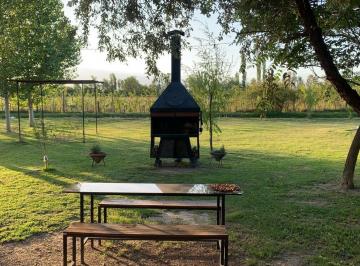 Casa de 6 ambientes, Vista Flores · Complejo con 2 Cabañas
