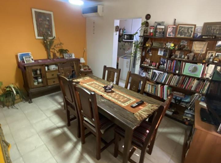 Casa · 200m² · 5 Ambientes · 1 Cochera