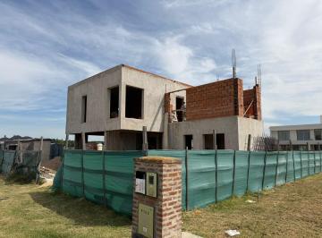 Casa · 310m² · 6 Ambientes · 2 Cocheras · Oportunidad! Casa en Venta en Canning! a Estrenar! 4 Hab. - Piscina, El Rebenque, G. B. a. Zona Sur