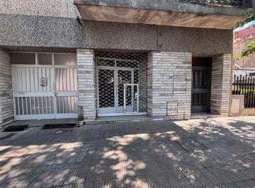 Local comercial · 31m² · 1 Ambiente · Local Al Frente en Barrio Azcuenaga