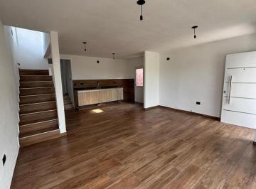 Casa · 130m² · 4 Ambientes · 1 Cochera · Casa en Venta 3 Dorm. a Estrenar Villa San Nicolas