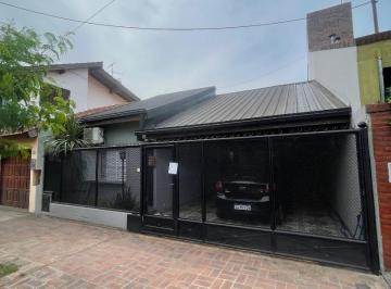 Casa · 150m² · 4 Ambientes · 2 Cocheras · Casa en Venta 5 Ambientes en Merlo Centro