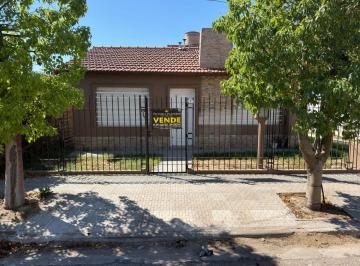 Casa de 4 ambientes, Bahía Blanca · Se Vende Casa con Galpón en Barrio Obrero!