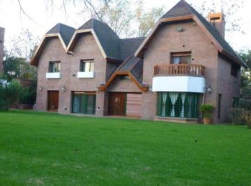 Casa de 5 ambientes, Ituzaingó · Hermosa Casa en Parque Leloir - Ituzaingó –5 Ambientes - No Acepta Alquiler Temporal