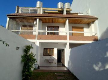 Casa de 4 ambientes, La Matanza · Casa Estilo Triplex de 4 Ambientes con Garage y Fondo Libre en Venta en Villa Luzuriaga