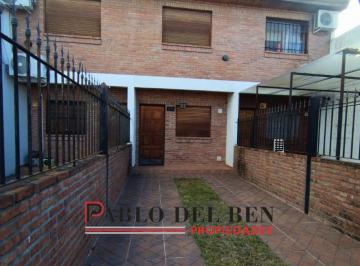 Casa de 4 ambientes, La Matanza · Casa Estilo Triplex de 4 Ambientes con Garage y Fondo Libre en Venta en Villa Luzuriaga
