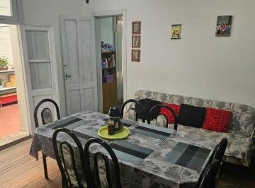 PH de 5 ambientes, Parque Chacabuco · 2 Departamentos en Block - 211 m - 77 m Cubiertos - 4 Dorm. - No Paga Expensas