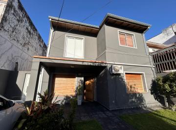 Casa · 130m² · 4 Ambientes · Venta Casa - en Beccar San Isidro