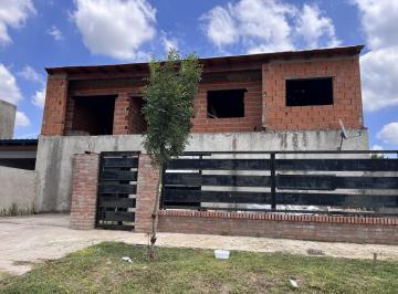 Casa · 140m² · 3 Dormitorios · 1 Cochera · Casa en Ts3 Frente Al Lago
