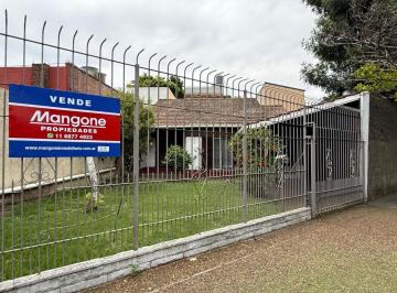 Casa de 4 ambientes, Lomas de Zamora · Casa 4 Ambientes con Cochera y Patio